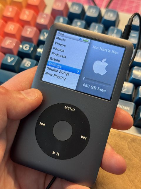 Picture of my iPod classic showing it has 680GB free