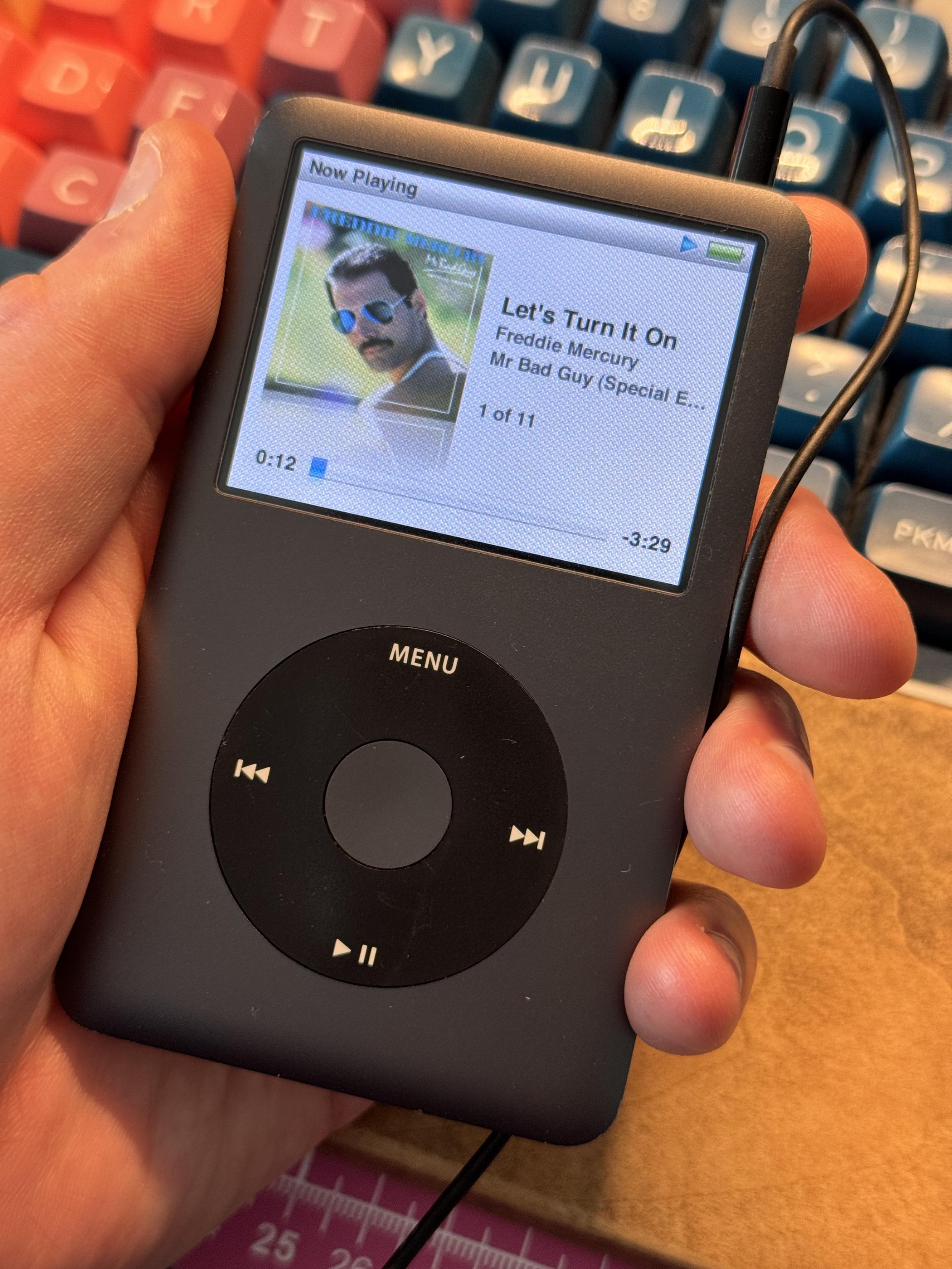 Picture of my iPod classic playing some Freddie mercury